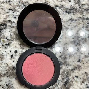 Younique Moodstruck blush in “sisterly”